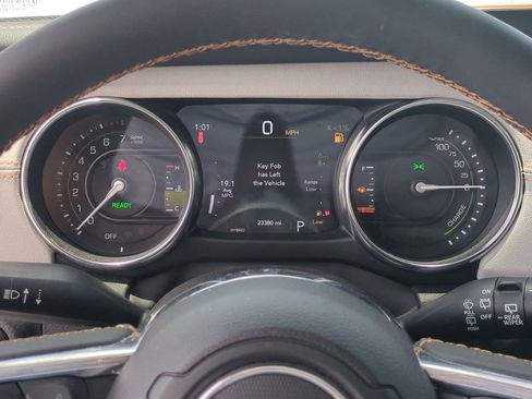 Used 2023 Jeep Wrangler Unlimited Sahara AWD/4WD image 29