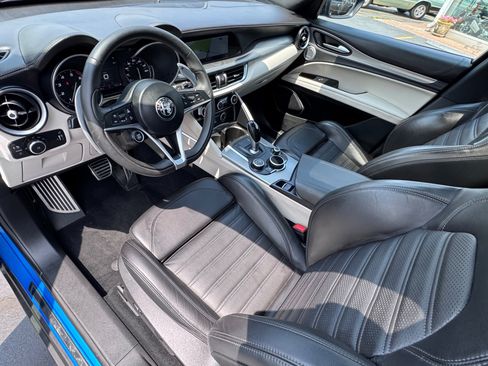 Used 2019 Alfa Romeo Stelvio Ti Sport w/ Quick Order Package 22S Sport AWD/4WD image 5