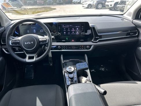 Used 2023 Kia Sportage LX image 32