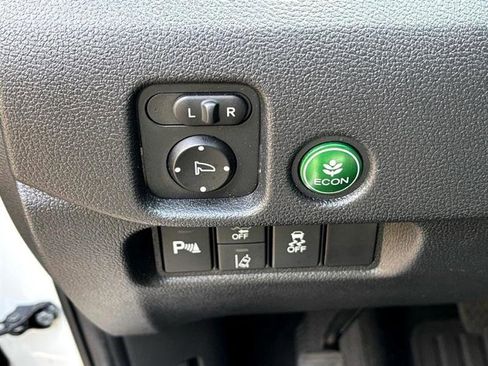 Used 2019 Honda Pilot Touring image 19