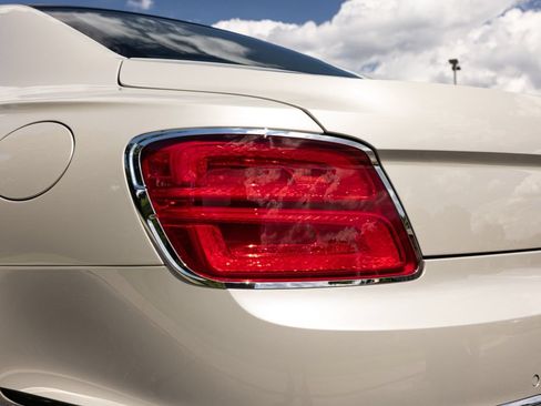 New 2026 Bentley Flying Spur Plug-In Hybrid AWD/4WD image 66