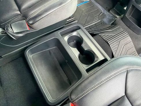 Used 2020 Ford Explorer XLT w/ Equipment Group 202A AWD/4WD image 49