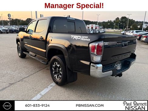 Used 2022 Toyota Tacoma TRD Off-Road image 6