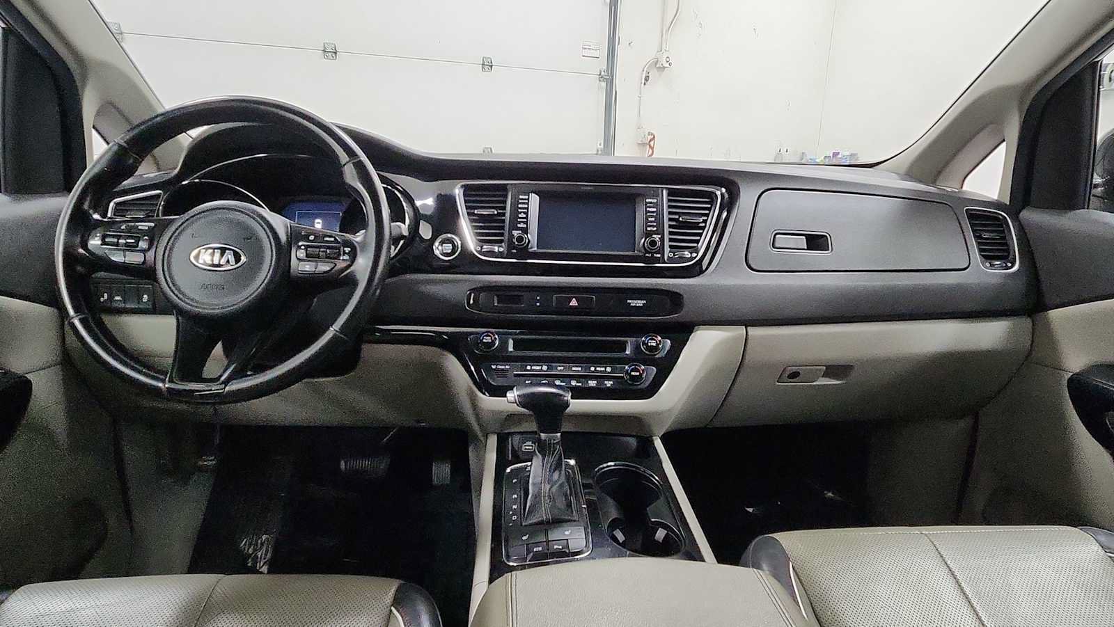 Used 2017 Kia Sedona EX FWD image 26