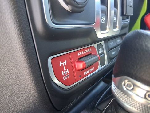 Certified 2025 Jeep Wrangler Sport AWD/4WD image 31
