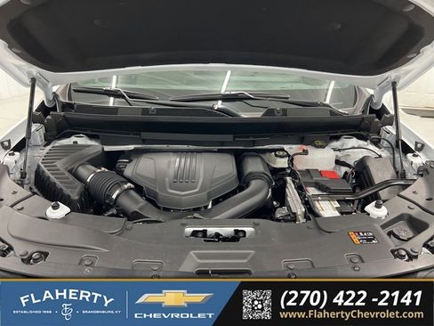 Used 2025 Chevrolet Traverse LT w/ Driver Confidence Package FWD image 16