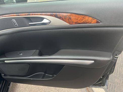 Used 2013 Lincoln MKZ FWD image 17