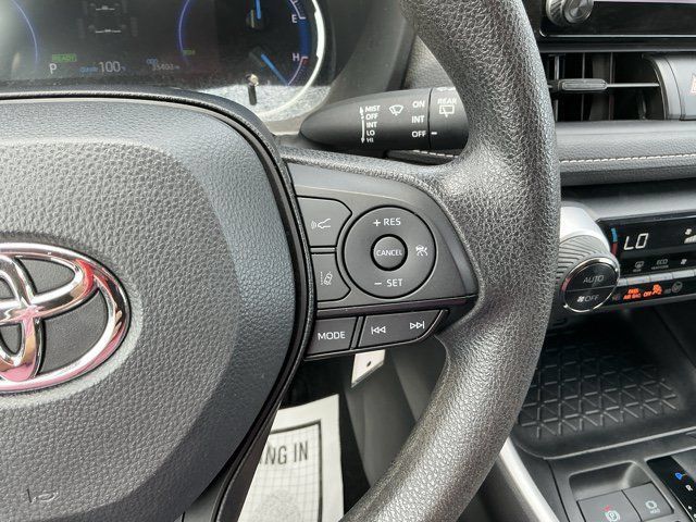 Used 2024 Toyota RAV4 LE AWD/4WD image 28