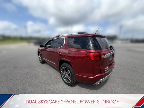 Used 2019 GMC Acadia Denali w/ Technology Package FWD image 10