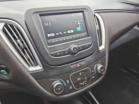 Used 2017 Chevrolet Malibu LS FWD image 29