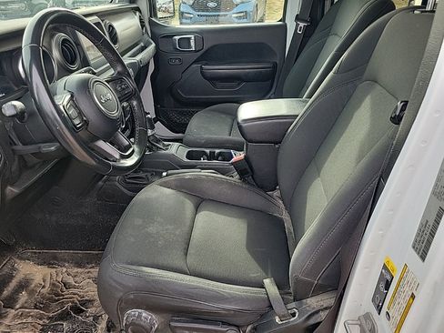 Used 2021 Jeep Gladiator Sport image 9