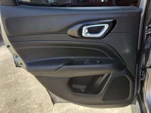 Used 2022 Jeep Compass Latitude w/ Convenience Group FWD image 12