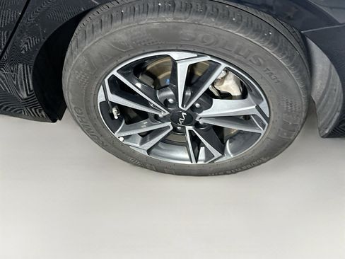 Used 2024 Kia Forte LXS image 10