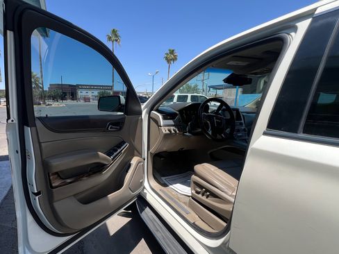 Used 2015 GMC Yukon XL SLT w/ Open Road Package image 10