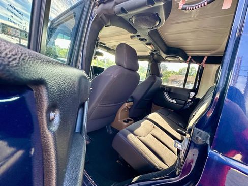 Used 2013 Jeep Wrangler Unlimited Sahara w/ Connectivity Group AWD/4WD image 6