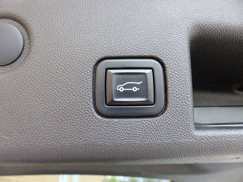 Used 2021 Chevrolet Equinox LT FWD image 34