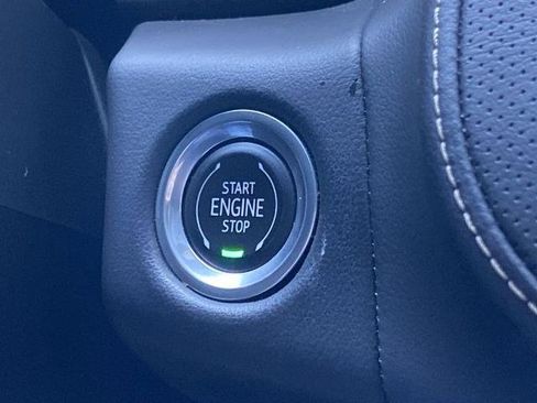 New 2023 GMC Yukon SLT w/ SLT Luxury Package AWD/4WD image 12