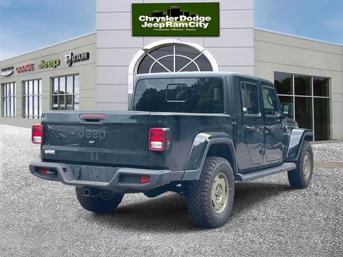Used 2022 Jeep Gladiator Sport AWD/4WD image 6