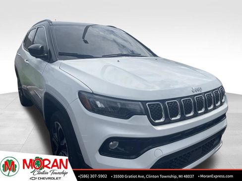 Used 2023 Jeep Compass Limited AWD/4WD image 3