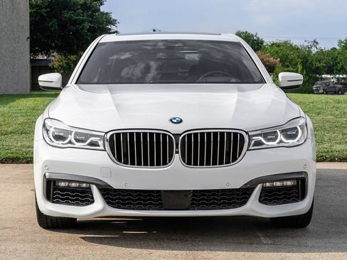 Used 2017 BMW 750i RWD image 6