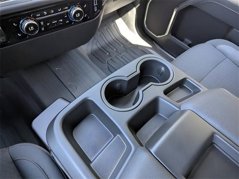 New 2026 GMC Sierra 1500 Elevation image 16