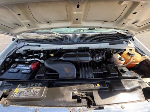 Used 2010 Ford E-350 and Econoline 350 Super Duty RWD image 20
