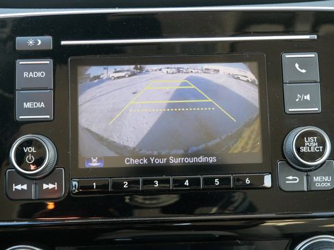 Used 2017 Honda CR-V LX image 27