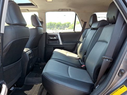 Used 2022 Toyota 4Runner SR5 Premium w/ Moonroof Package RWD image 12