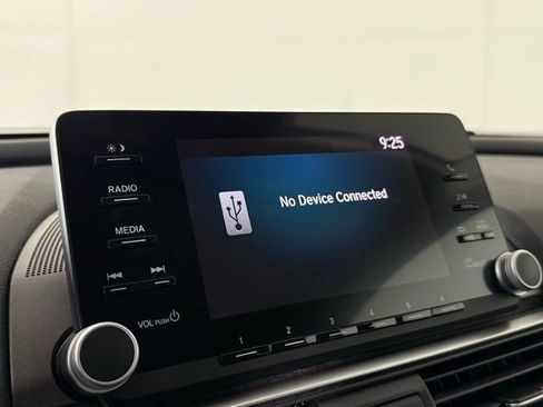 Used 2018 Honda Accord LX image 14