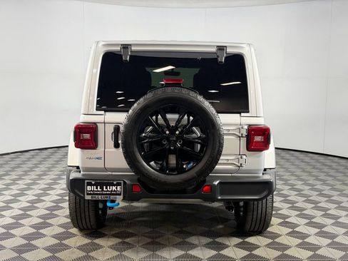 Used 2023 Jeep Wrangler Unlimited Sahara image 7