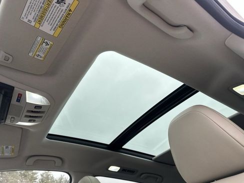 Used 2022 Subaru Ascent Limited w/ Technology Package image 14