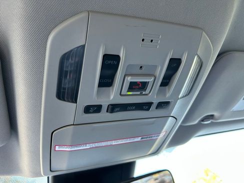 Used 2023 Toyota Highlander XLE image 30