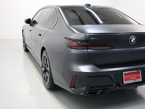 Used 2025 BMW 760i xDrive w/ Executive Package image 68