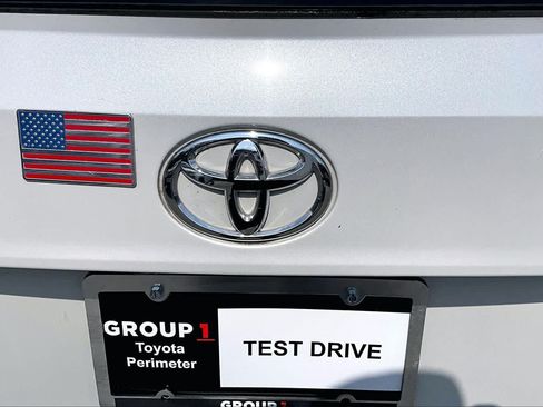 Used 2024 Toyota Highlander XLE AWD/4WD image 31