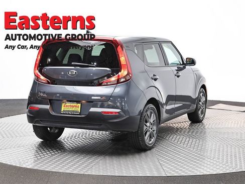 Used 2021 Kia Soul S FWD image 5