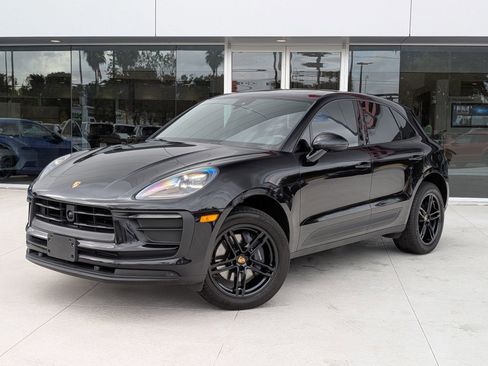 Used 2025 Porsche Macan image 1