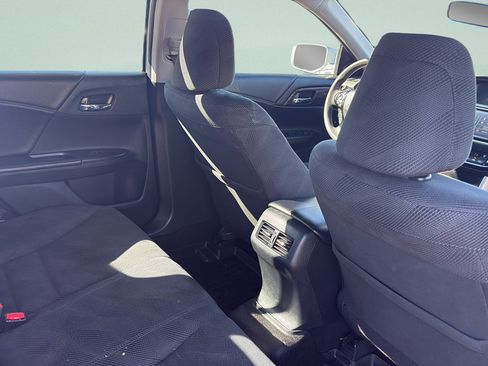 Used 2016 Honda Accord EX image 19