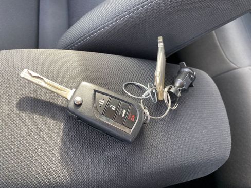 Used 2025 Toyota Corolla LE image 22