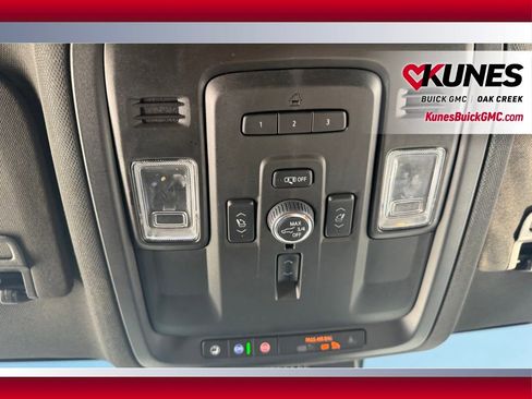 Used 2023 Chevrolet Suburban Premier AWD/4WD image 29