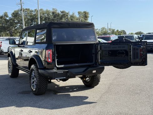 New 2025 Ford Bronco Badlands image 14