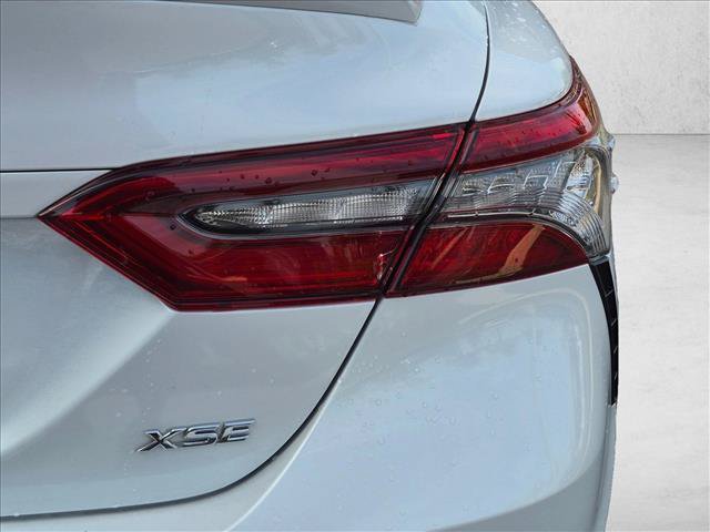 Used 2021 Toyota Camry XSE FWD image 7
