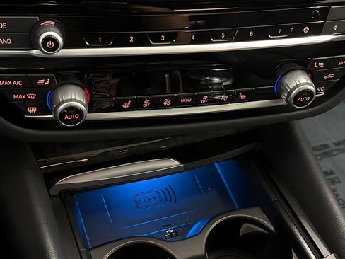 Used 2023 BMW 530e w/ Premium Package image 20