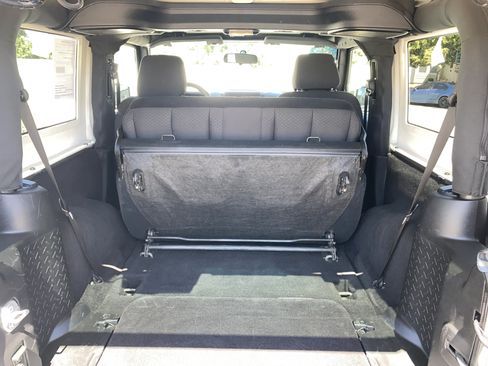 Used 2015 Jeep Wrangler Sport AWD/4WD image 29