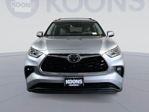 Used 2021 Toyota Highlander Limited AWD/4WD image 4