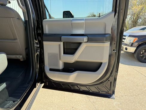 Used 2022 Ford F250 XLT w/ Black Appearance Package AWD/4WD image 10