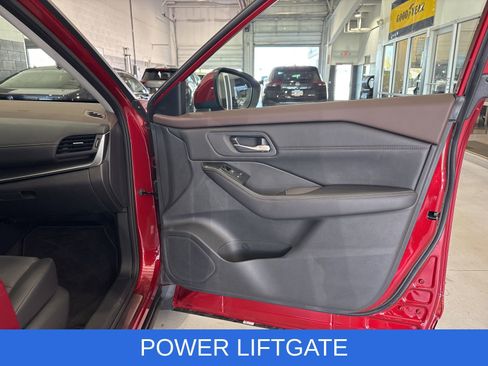 Used 2023 Nissan Rogue SV w/ SV Premium B Package image 22