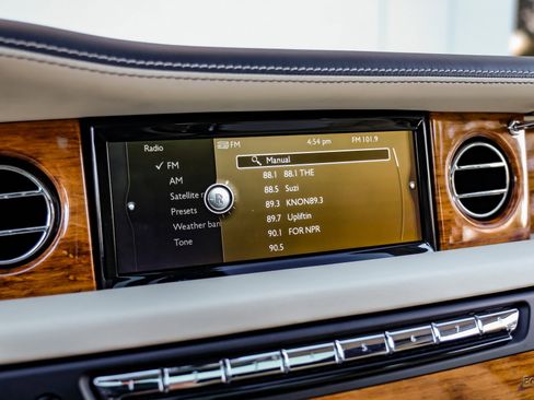Used 2014 Rolls-Royce Phantom Sedan image 71