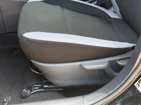 Used 2025 Nissan Versa S FWD image 9