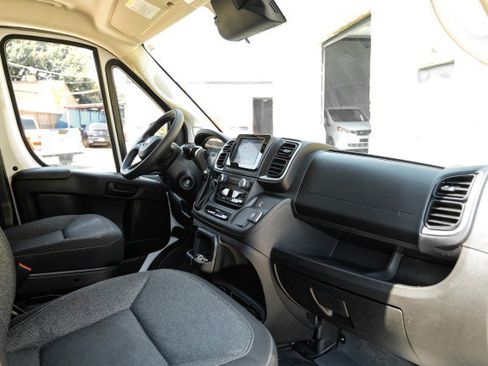 Used 2023 RAM ProMaster 2500 FWD image 14