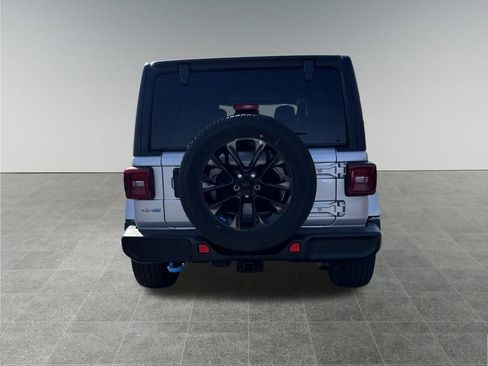 Used 2023 Jeep Wrangler Unlimited Sahara image 4